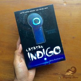Catatan Indigo | Bertanda tangan penulis