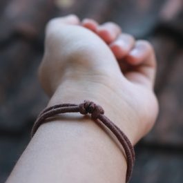 Gelang Tali Warna Cokelat
