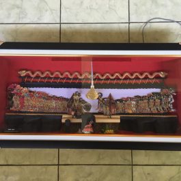 Miniatur Pagelaran Wayang 80 cm dengan 2 Lampu dan Dalang