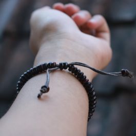 Gelang Kayu Warna Cokelat